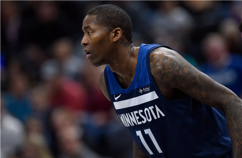 面对卫冕冠 面对卫冕冠