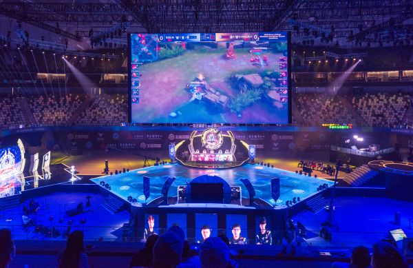 仅是一线之 仅是一线之