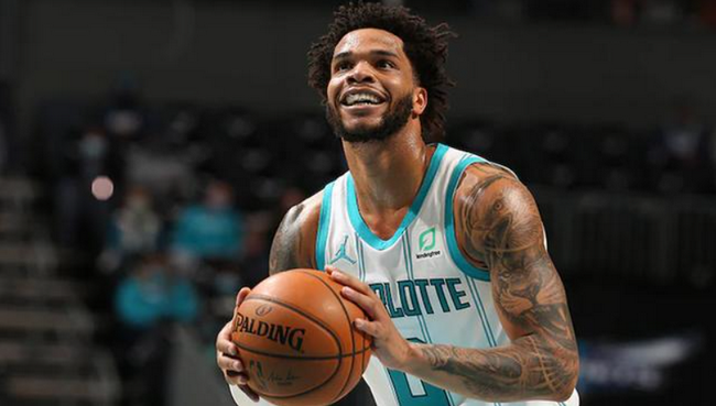 全联盟独一份！出场时间最多的顶薪球员竟然是火箭的头号负担？.